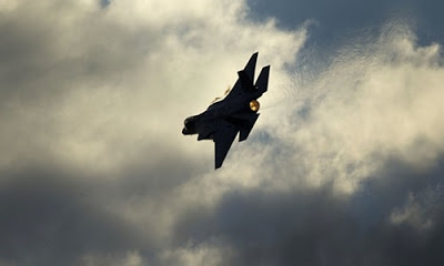 Fransa IŞİD’e karşı kullandığı savaş uçaklarından ikisini geri çektiğini duyurdu. 